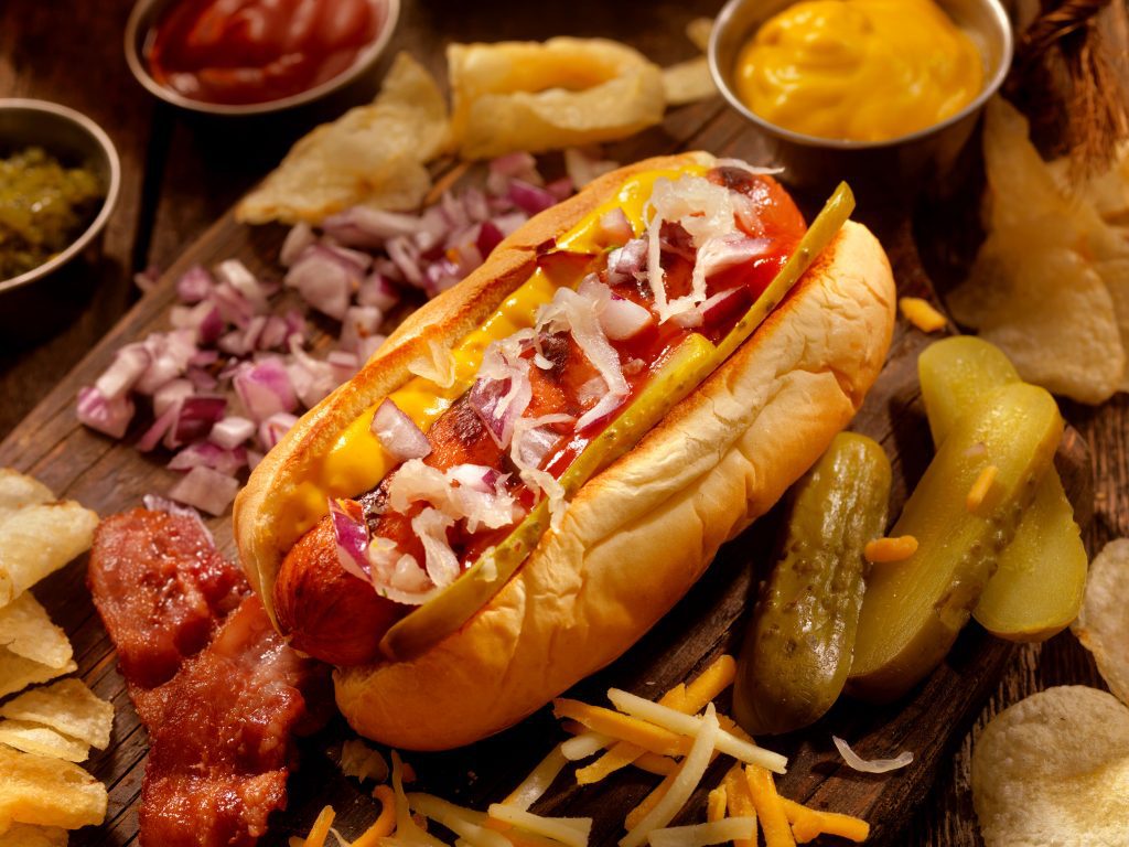 Klassischer Hot Dog mit Putenwiener